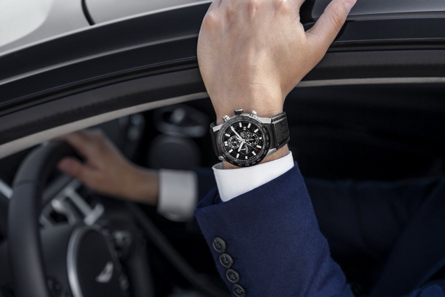 Chiêm ngưỡng tuyệt phẩm đồng hồ Tag Heuer mới làm cho chủ xe Aston Martin - 1 Chiêm ngưỡng tuyệt phẩm đồng hồ Tag Heuer mới làm cho chủ xe Aston Martin - 1