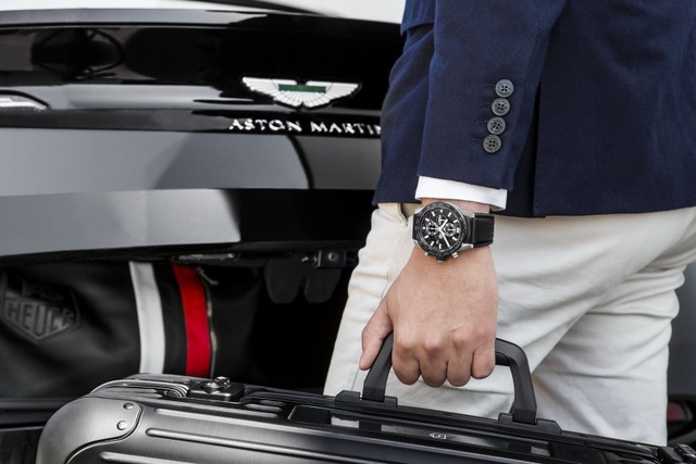 Chiêm ngưỡng tuyệt phẩm đồng hồ Tag Heuer mới làm cho chủ xe Aston Martin - 7 Chiêm ngưỡng tuyệt phẩm đồng hồ Tag Heuer mới làm cho chủ xe Aston Martin - 7