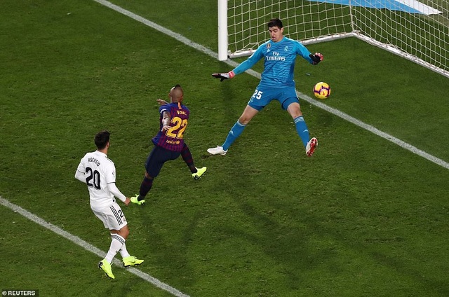 Những khoảnh khắc Luis Suarez nhấn chìm Real Madrid ở Nou Camp - 11
... sau cú đánh đầu ấn định tỷ số 5-1 ở phút 87