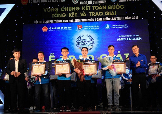Nam sinh Học viện An ninh giành giải Nhất Olympic Tiếng Anh sinh viên toàn quốc - 3 Các thí sinh giành giải Nhì của 2 bảng