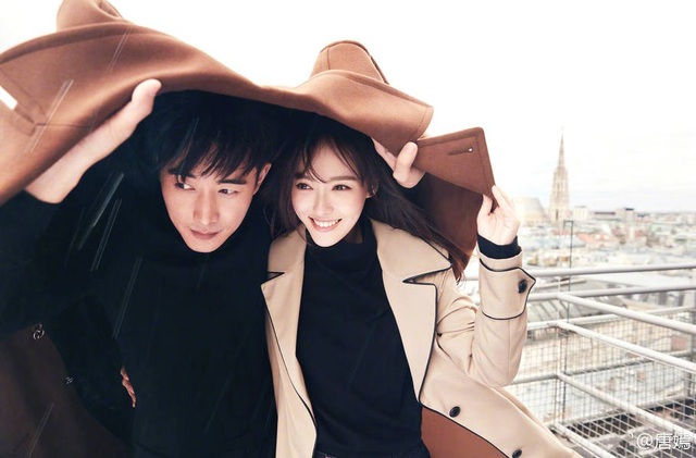 Đường Yên và La Tấn khoe ảnh cưới lãng mạn, chính thức trở thành vợ chồng - 10
Đường Yên đã tốn rất nhiều nước mắt khi ở bên Khưu Trạch, một người đàn ông đào hoa. Cô quyết định chia tay Khưu Trạch vì không chịu được bản tính lăng nhăng của bạn trai cũ và sức ép của dư luận. Chính sự dịu dàng, chân thành của La Tấn đã giúp Đường Yên tìm lại niềm vui, niềm tin vào tình yêu.