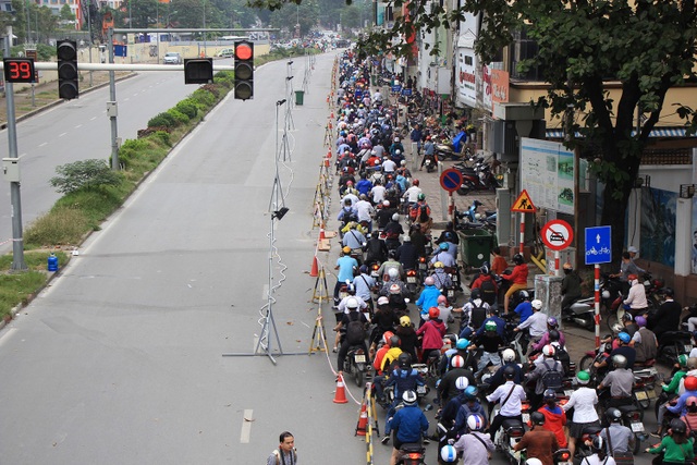 Rào đường Kim Mã phục vụ thi công ga ngầm đường sắt đô thị Hà Nội - 12 Rào đường Kim Mã phục vụ thi công ga ngầm đường sắt đô thị Hà Nội - 12