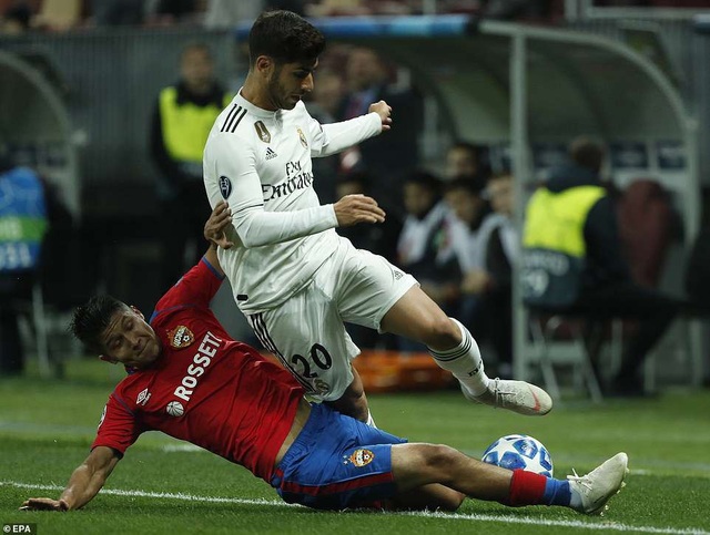 Real Madrid gục ngã đau đớn trước CSKA Moscow tại nước Nga - 8
Asensio đã gây thất vọng lớn khi bỏ lỡ những cơ hội ngon ăn