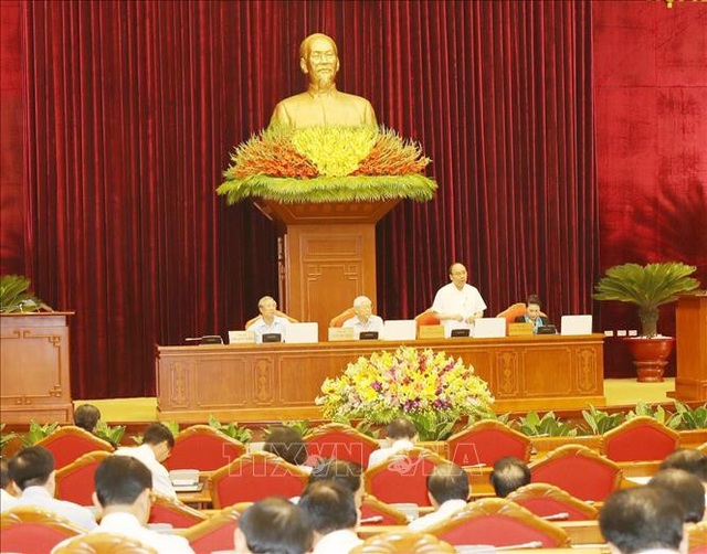 Đồng chí Nguyễn Xuân Phúc, Ủy viên Bộ Chính trị, Thủ tướng Chính phủ điều hành phiên thảo luận. Ảnh: Trí Dũng/TTXVN