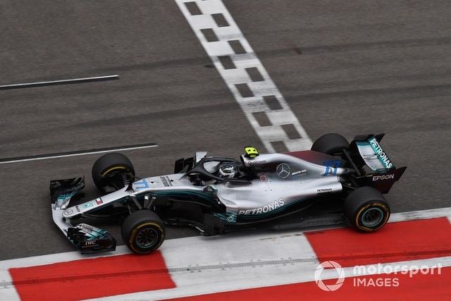 Bottas chủ động “nhường” chiến thắng chặng Sochi cho Hamilton - 6 Bottas chủ động “nhường” chiến thắng chặng Sochi cho Hamilton - 6