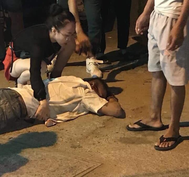 Công an điều tra nghi án tài xế taxi bị bắn vào bụng, chèn xe qua người - 1 Nạn nhân lái taxi nghi bị bắn đạn cao su vào bụng và bị chèn xe qua người.