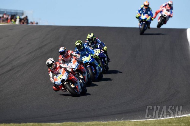 Vinales chiến thắng trong ngày bộ đôi Repsol Honda Team bỏ cuộc - Ảnh 5. Vinales chiến thắng trong ngày bộ đôi Repsol Honda Team bỏ cuộc - Ảnh 5.