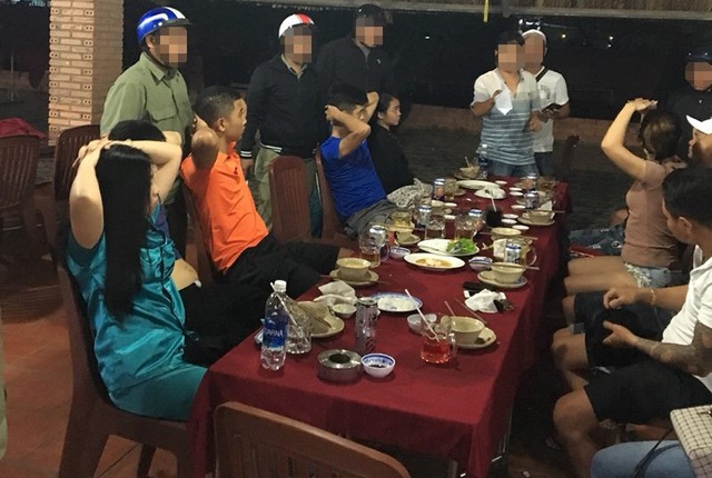 Giải cứu người phụ nữ bị bắt cóc tống tiền ở Sài Gòn - 2 Lực lượng trinh sát quận 12 bao vây bắt nhóm cho vay giữ người trái pháp luật