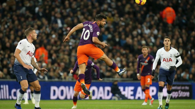 Nhìn lại chiến thắng của Man City trước Tottenham - 11
Aguero cũng không thi đấu hiệu quả trước những trung vệ cao to của Tottenham