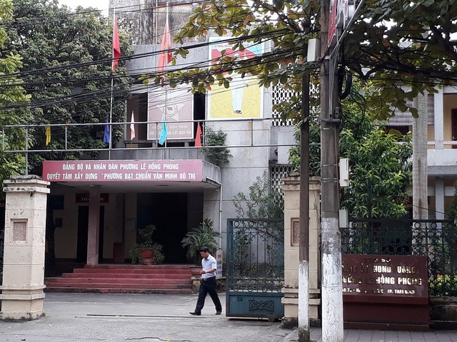 Vụ Chủ tịch phường xác nhận cho vợ vay vốn thoát nghèo: Người vay khai báo không trung thực - 1 UBND phường Lê Hồng Phong, nơi một số cán bộ phường được xác nhận vay vốn thoát nghèo