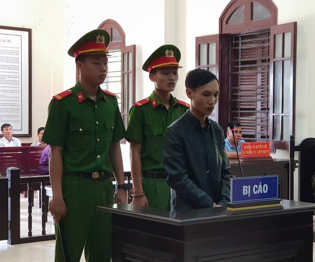 Bị cáo Nguyễn Mạnh Hùng tai phiên tòa.
