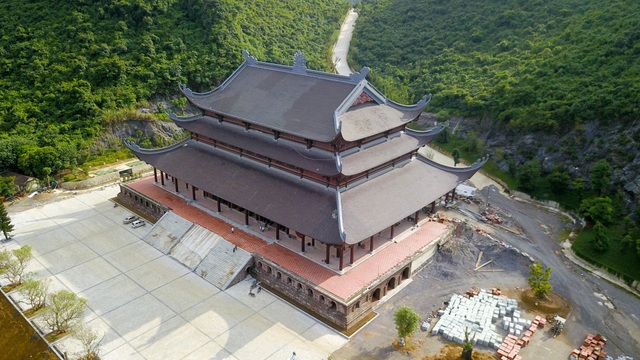 Toàn cảnh ngôi chùa rộng lớn nơi sẽ diễn ra đại lễ Phật đản Vesak 2019 - 4
Dấu tích chùa Tam Chúc có niên đại đã trên 1.000 năm, sau đó được xây dựng lại với quy mô cực lớn.