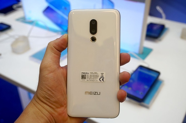 Meizu ra mắt điện thoại có cảm biến vân tay dưới màn hình, giá 12 triệu đồng - 4 Meizu ra mắt điện thoại có cảm biến vân tay dưới màn hình, giá 12 triệu đồng - 4