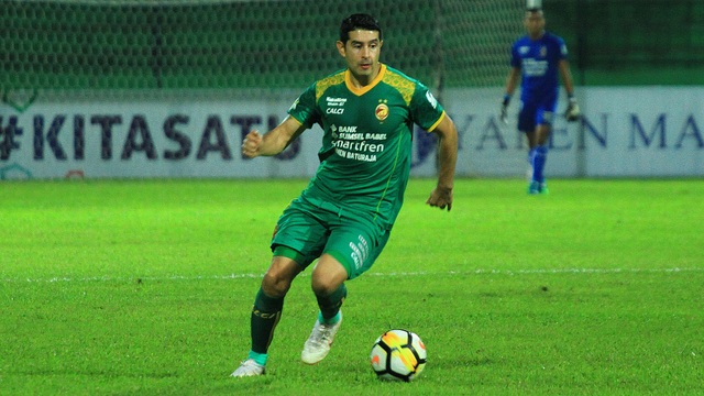 
Cầu thủ gốc Argentina, Esteban Vizcarra bị loại khỏi danh sách tham dự AFF Cup 2018 của đội tuyển Indonesia
