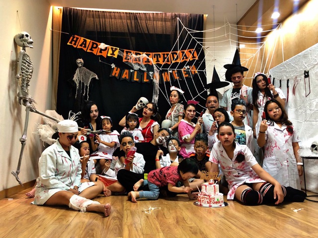 Kinh doanh gì kiếm tiền triệu ngày Halloween? - 2 Hoá trang tại các lớp học