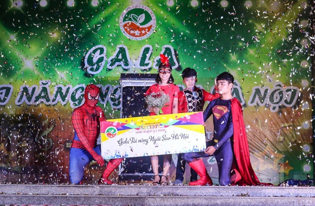 Học sinh Hà Nội học cách “tư duy tài chính” để làm từ thiện - 2 Thí sinh Vũ Phong đã đưa cả siêu nhân lên sâu khấu qua màn Ảo thuật độc đáo