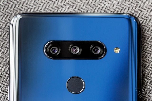 Cận cảnh cụm 3 camera trên LG V40 ThinQ