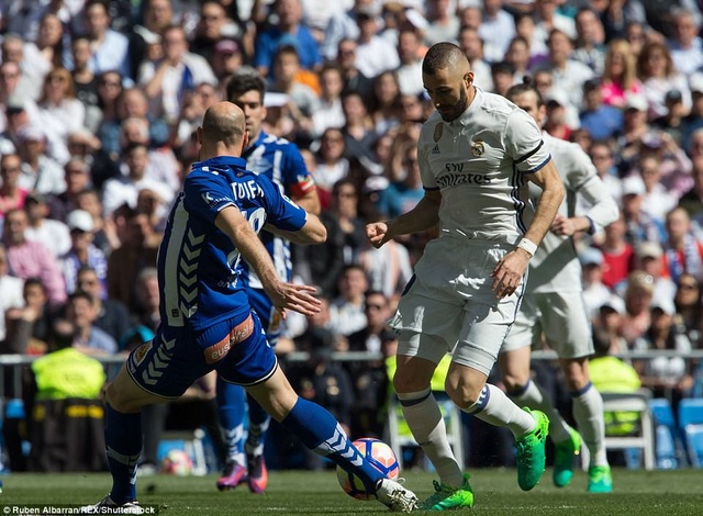 Benzema đang thể hiện phong độ tệ hại cùng Real Madrid