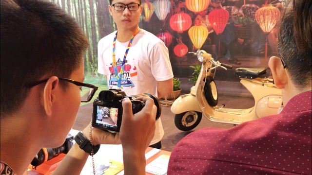 Giới trẻ Hà Thành trải nghiệm công nghệ mới tại Sony Show 2018 - 4 Trải nghiệm tận tay các dòng máy ảnh đời mới.