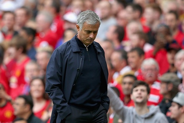Tại sao Man Utd nhất định phải thắng Newcastle? - 1 Một chiến thắng trước Newcastle sẽ tạm thời giữ Mourinho ở lại Man Utd