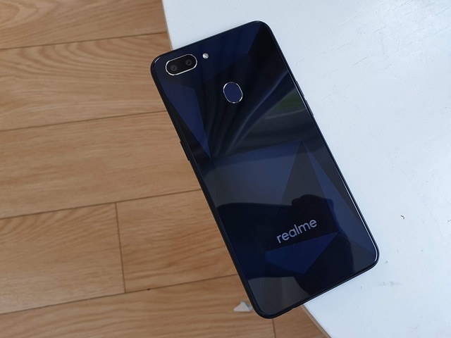 Đập hộp điện thoại Realme 2 sắp bán ở Việt Nam, giá dưới 5 triệu đồng - 5 Đập hộp điện thoại Realme 2 sắp bán ở Việt Nam, giá dưới 5 triệu đồng - 5