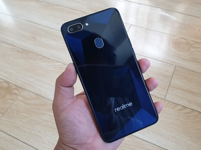 Đập hộp điện thoại Realme 2 sắp bán ở Việt Nam, giá dưới 5 triệu đồng - 6 Đập hộp điện thoại Realme 2 sắp bán ở Việt Nam, giá dưới 5 triệu đồng - 6