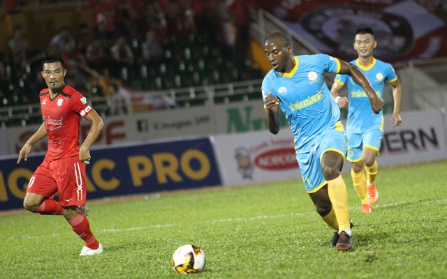Vòng cuối V-League 2018: Nóng bỏng ở cuộc đua giành giải vua phá lưới - 1 Toure Youssouf (Khánh Hoà) tạm kém ưu thế hơn các chân sút khác trong cuộc đua đến danh hiệu vua phá lưới
