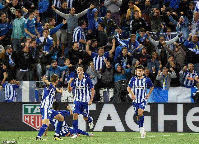Gục ngã trước Alaves, Real Madrid rơi vào khủng hoảng - 12
Niềm vui chiến thắng của Alaves