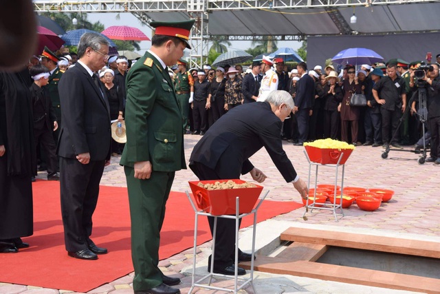 Nguyên Tổng Bí thư Đỗ Mười đã an nghỉ tại quê nhà - 7 Nguyên Tổng Bí thư Đỗ Mười đã an nghỉ tại quê nhà - 7