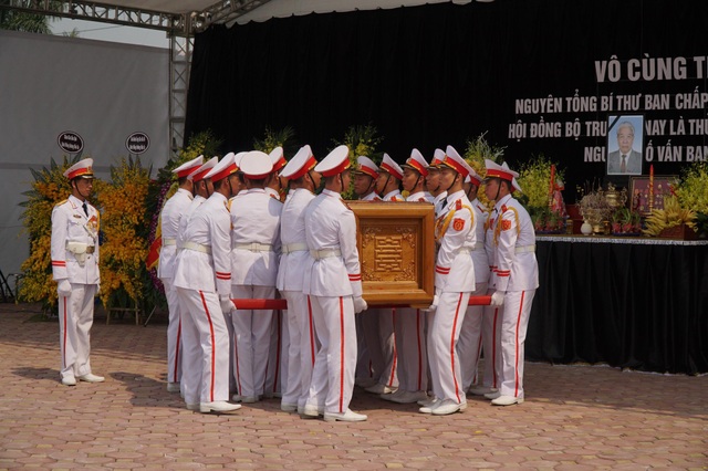Nguyên Tổng Bí thư Đỗ Mười đã an nghỉ tại quê nhà - 14 Nguyên Tổng Bí thư Đỗ Mười đã an nghỉ tại quê nhà - 14