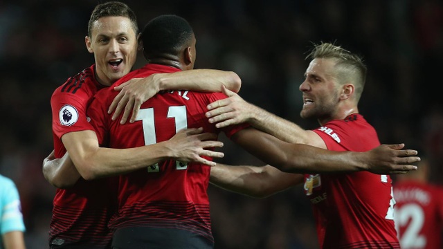 Nhìn lại trận thắng thót tim của Man Utd trước Newcastle - 16
Các cầu thủ Man Utd ăn mừng bàn thắng gỡ hòa của Martial ở phút 76