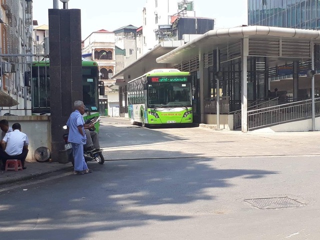 Điểm mặt hàng trăm dự án BĐS Hà Nội bị bêu tên trong Kết luận Thanh tra Chính phủ - 2
Hà Nội mạnh tay “chi” 1.000 tỷ cho hợp phần buýt nhanh BRT nhưng không đạt hiệu quả.