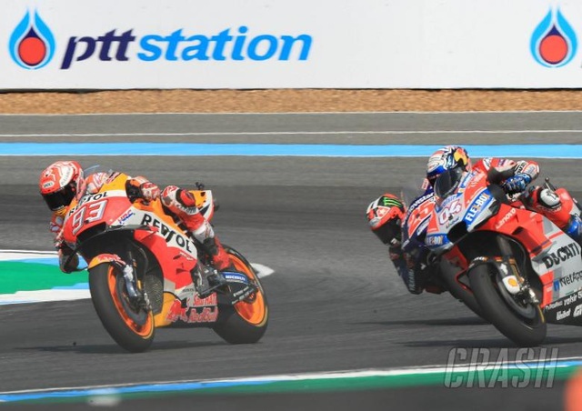 Đánh bại ở Dovizioso ở góc cua cuối cùng, Marquez là tay đua đầu tiên chiến thắng tại ThailandGP - 1 Đánh bại ở Dovizioso ở góc cua cuối cùng, Marquez là tay đua đầu tiên chiến thắng tại ThailandGP - 1