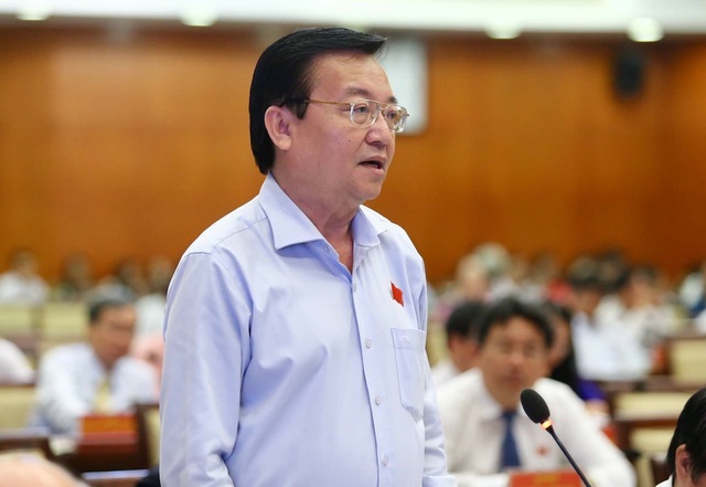 TPHCM triển khai đề án sữa học đường hơn 1.100 tỷ đồng - 2
Ông Lê Hồng Sơn - Giám đốc Sở GD-ĐT TPHCM cho biết chương trình sữa học đường mang tính tự nguyện và không ảnh hưởng đến đánh giá đạo đức học sinh.