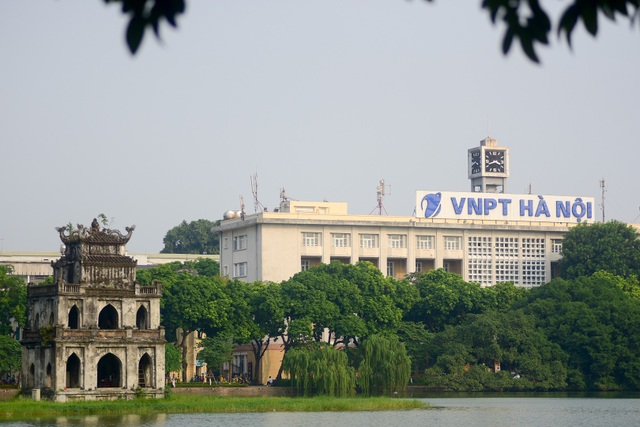 Bưu điện Hà Nội: Trận địa phòng thủ xuyên qua hai cuộc kháng chiến - 10 Từ năm 1910 trở đi, tòa nhà đầu tiên của Bưu điện đã được tu sửa và mở rộng nhiều lần.