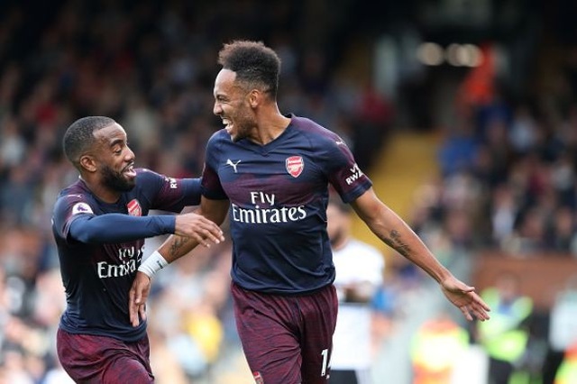 Đội hình tiêu biểu vòng 8 Premier League: Hàng công “sát thủ” của Arsenal - 3
Lacazette và Aubameyang thi đấu nổi bật ở vòng này