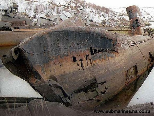 
Theo bình luận của trang Submarines.narod.ru thì đây là một trong những địa điểm quân sự hoang tàn và ảm đạm nhất trên thế giới, một tàn tích của kỷ nguyên chiến tranh Lạnh còn sót lại đến tận ngày nay.
