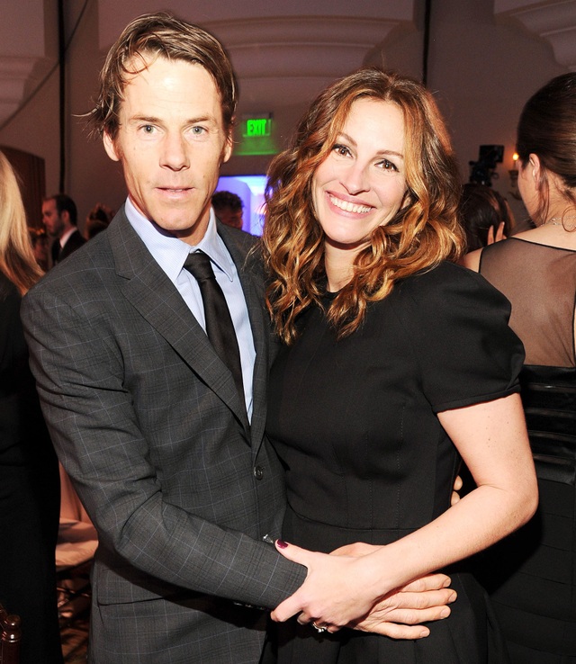 Tại sao “người bình thường” không nên hẹn hò... người nổi tiếng? - 5
Minh tinh Julia Roberts và chồng