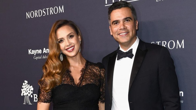 Tại sao “người bình thường” không nên hẹn hò... người nổi tiếng? - 6
Nữ diễn viên Jessica Alba và chồng
