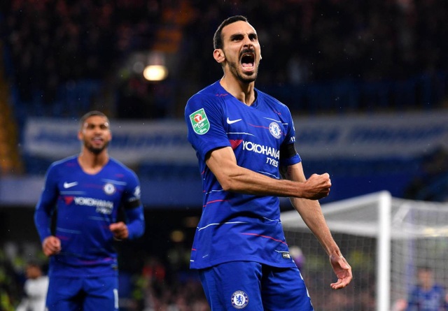 Nhìn lại trận thắng đầy tranh cãi của Chelsea trước Derby - 10
Niềm vui của Zabacosta, anh trở thành nỗi ác mộng của các cầu thủ Derby khi từ những cú tạt bóng của anh ở biên phải vào đã tạo ra hai tình huống phản lưới đội khách