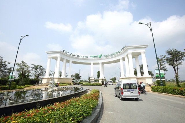 “Cháy hàng” đợt 1, Five Star Eco City chuẩn bị mở bán đợt 2 - 2 Cổng vào Khu đô thị sinh thái năm sao - Five Star Eco City