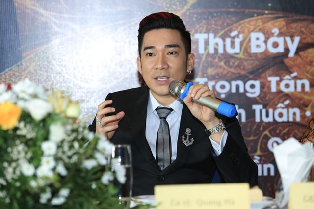 Quang Hà: “Cát- sê đi hát mua được 13 căn nhà và 2 xe ô tô” - 1 Tại buổi giới thiệu đêm nhạc diễn ra ngày 17/11 tới tại Hà Nội, Quang Hà chia sẻ, sau 20 năm đi hát anh vẫn đam mê ca hát, không cảm giác mệt mỏi.