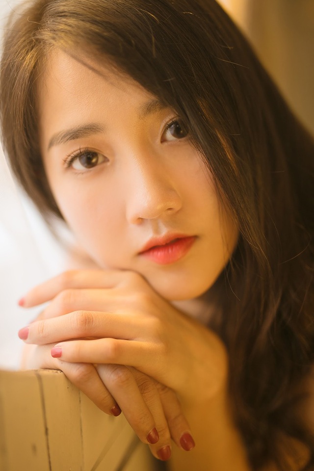 "Hot girl Reuters" Kiều Trinh thay đổi phong cách, quyến rũ hút hồn - 6
Cô gái từng được mệnh danh hot girl Reuters (do tấm hình chụp Kiều Trinh đăng trên Reuters) phủ nhận thông tin ngờ rằng cô nâng ngực để thay đổi hình ảnh theo hướng sexy. Tới nay, cô vẫn giữ nét đẹp tự nhiên của mình.