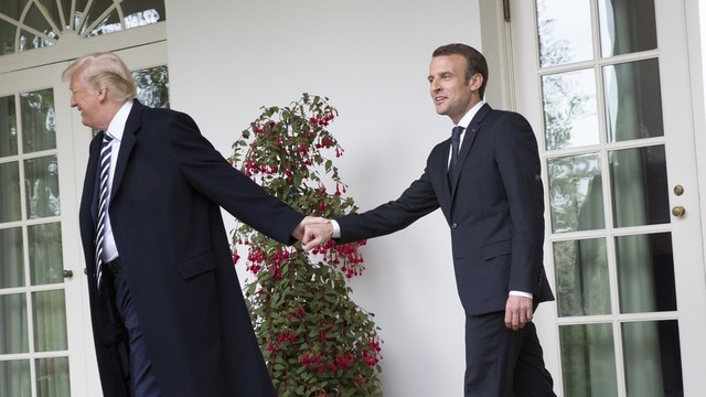 Ông Trump “nổi đóa” trước ý tưởng quân đội chung châu Âu của Tổng thống Pháp - 2
Tổng thống Trump và người đồng cấp Pháp Macron. (Ảnh: RT)