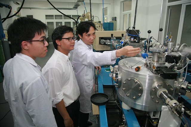 US News xếp hạng lĩnh vực Vật lý của ĐH Quốc gia Hà Nội đứng thứ 502 toàn cầu - 1
Phòng thí nghiệm Vật lý của ĐH Quốc gia Hà Nội