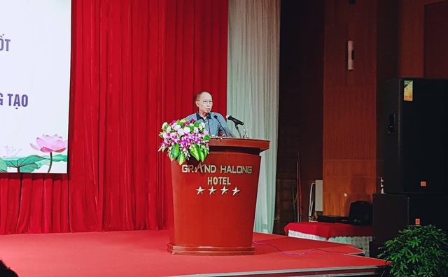 Tuyên dương, trao học bổng đến 82 HS, SV vượt khó học giỏi, rèn luyện tốt - 4
Phát biểu tại buổi lễ, ông Phạm Huy Hoàn - Ủy viên Thường vụ BCHTW Hội Khuyến học Việt Nam, Tổng biên tập báo Dân trí, Giám đốc Quỹ Khuyến học Việt Nam đánh giá cao những nỗ lực của Hội Khuyến học tỉnh Quảng Ninh cũng như thành tích ngành Giáo dục tỉnh đạt được trong thời gian qua.