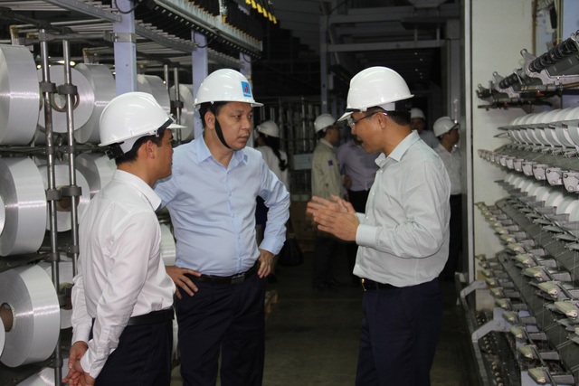 Các Bên hợp tác rất tốt và đem lại hiệu quả rõ rệt - 1
Thứ trưởng Bộ Công Thương Đặng Hoàng An kiểm tra tiến độ nâng công suất sản xuất sợi DTY
