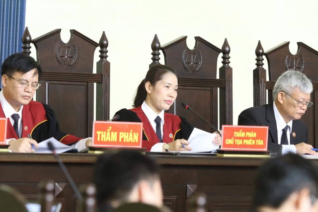 Bị cáo Phan Văn Vĩnh đề nghị không đăng bản án lên cổng thông tin của tòa - 3
Hội đồng xét xử vụ án đánh bạc nghìn tỷ