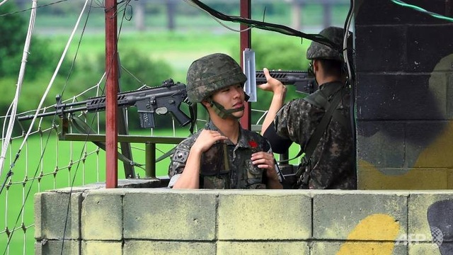Hàn - Triều dỡ 20 chốt quân sự tại “nơi nguy hiểm nhất thế giới” - 1
Một chốt biên phòng tại khu phi quân sự liên Triều. (Ảnh: AFP)