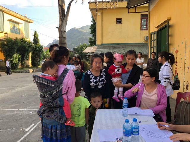Bác sĩ tuyến trung ương thay phiên “cắm chốt” tại bản - 7 Bác sĩ tuyến trung ương thay phiên “cắm chốt” tại bản - 7